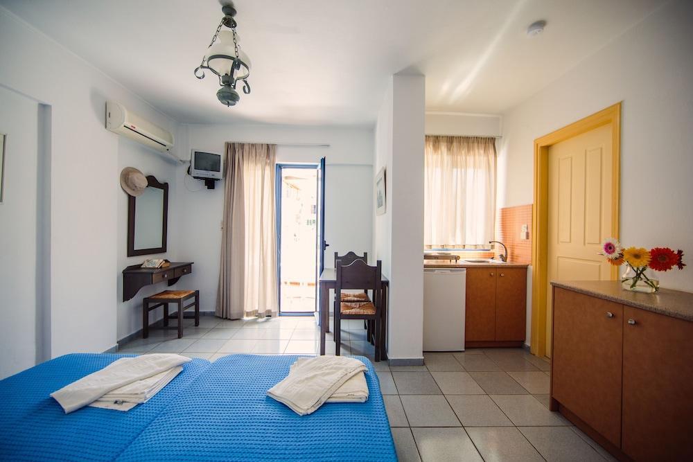 Iliana Hotel Panormos  Bagian luar foto
